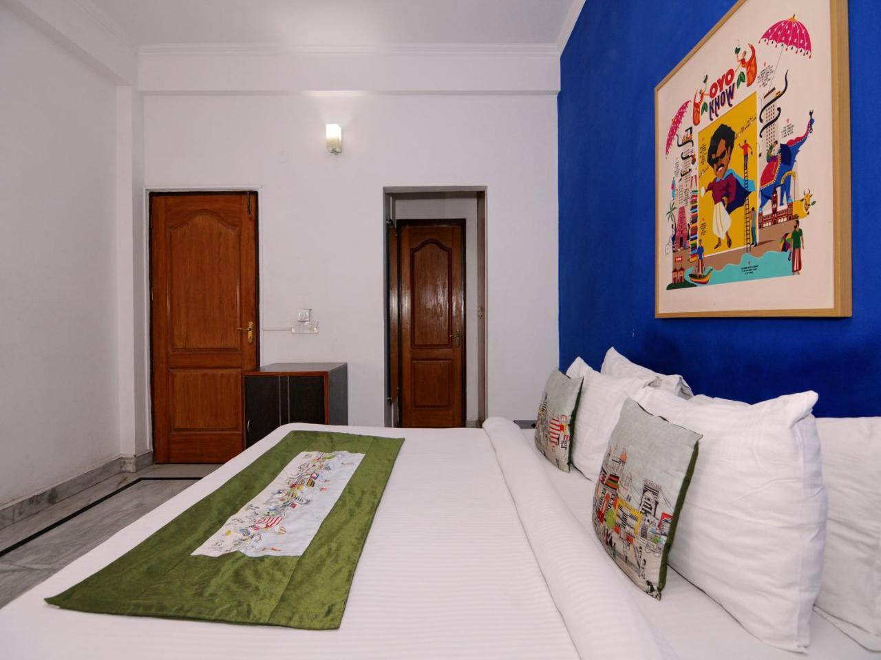 Oyo Flagship 592 Hauz Khas Village Nuova Delhi Esterno foto
