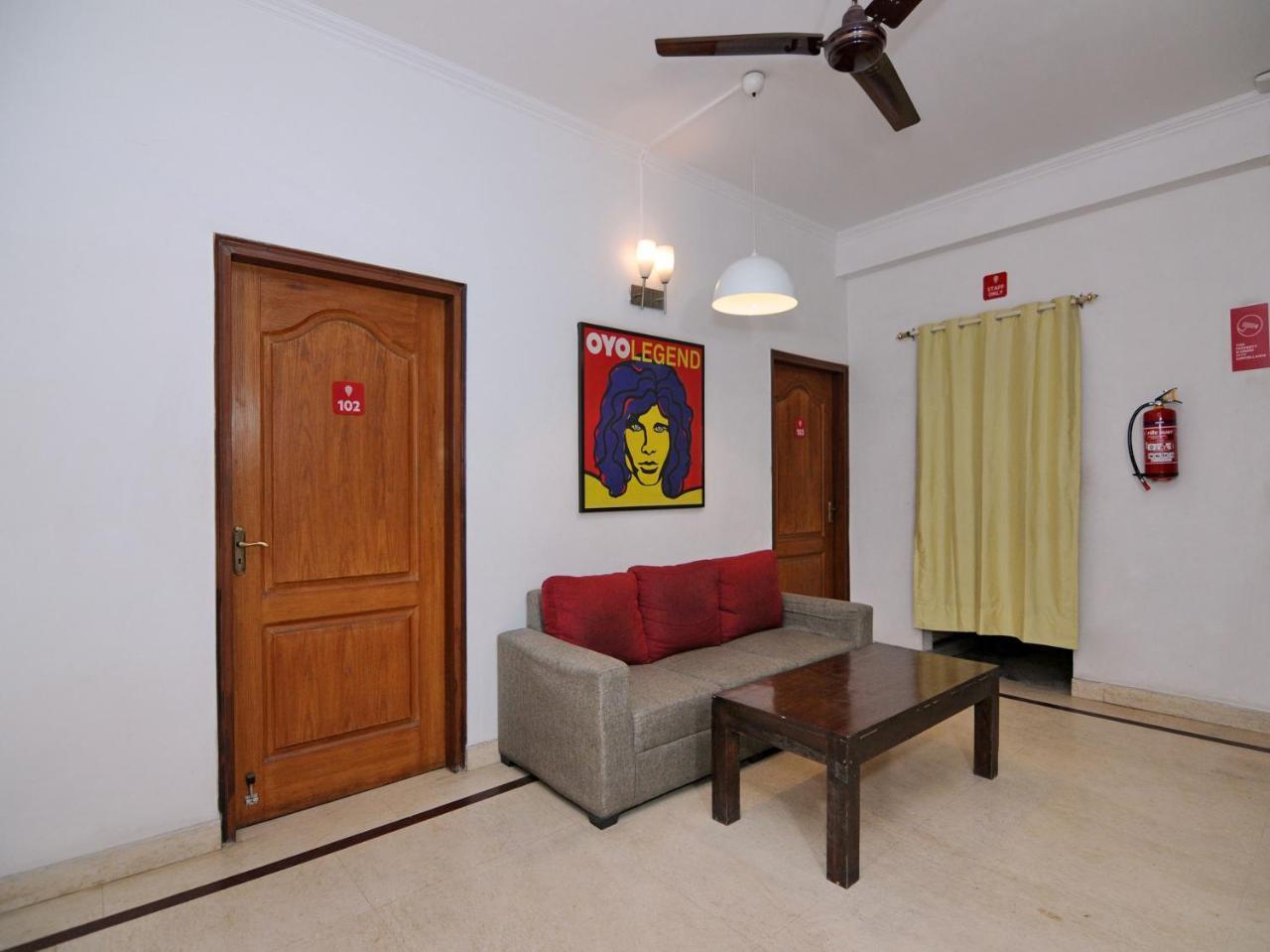 Oyo Flagship 592 Hauz Khas Village Nuova Delhi Esterno foto