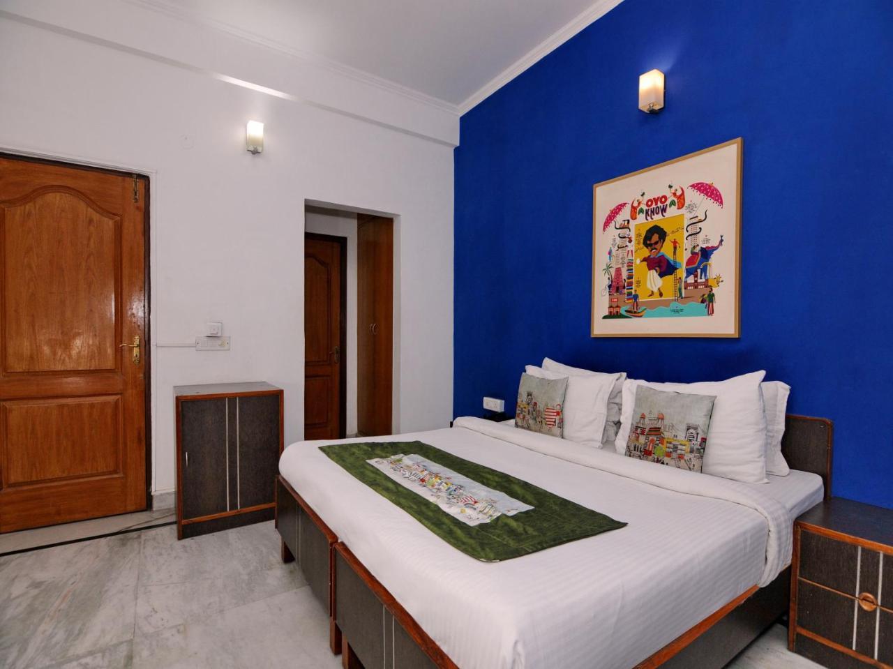 Oyo Flagship 592 Hauz Khas Village Nuova Delhi Esterno foto