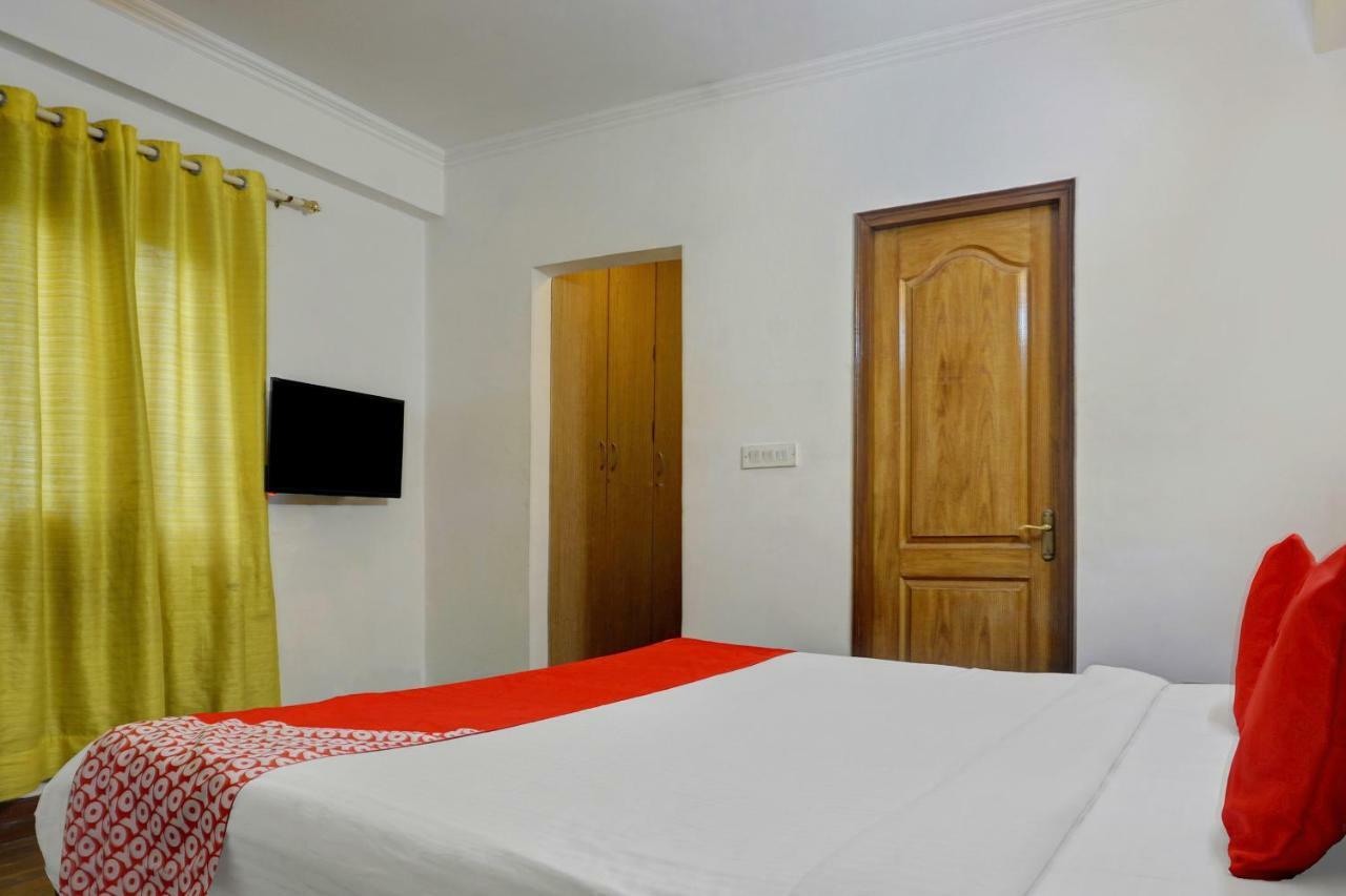 Oyo Flagship 592 Hauz Khas Village Nuova Delhi Esterno foto