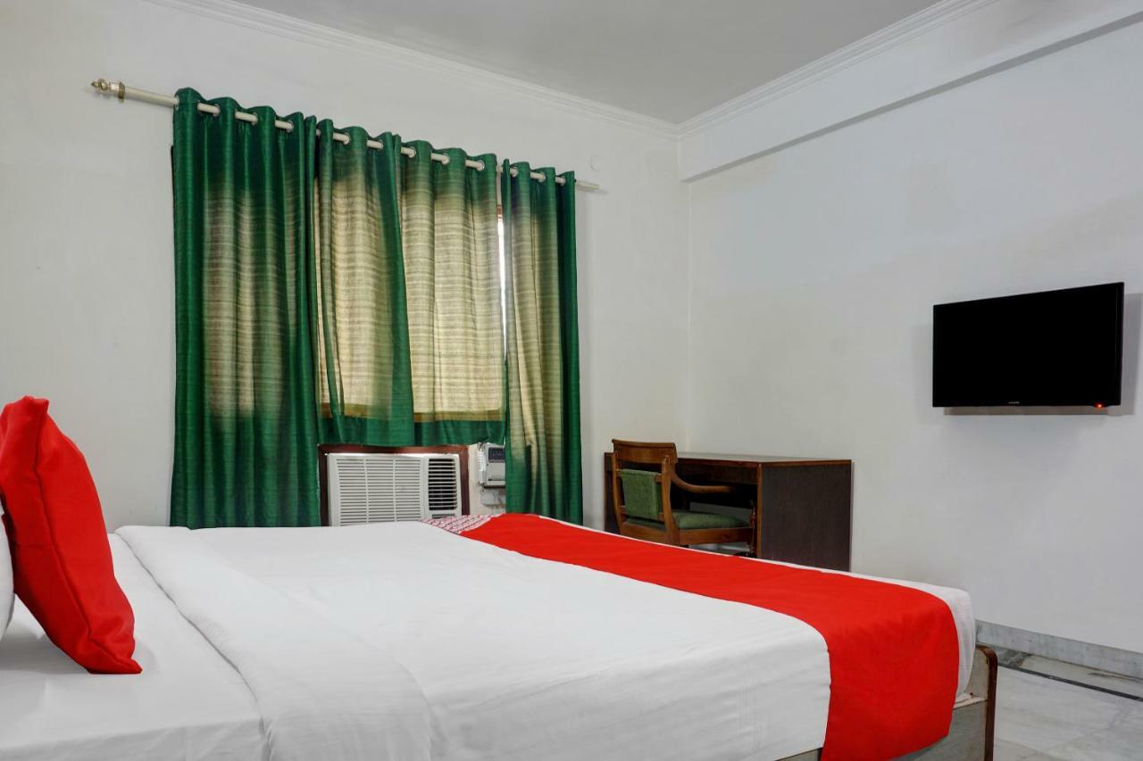 Oyo Flagship 592 Hauz Khas Village Nuova Delhi Esterno foto