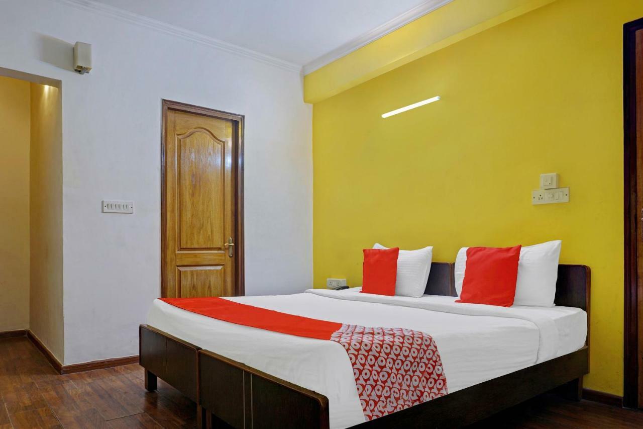 Oyo Flagship 592 Hauz Khas Village Nuova Delhi Esterno foto