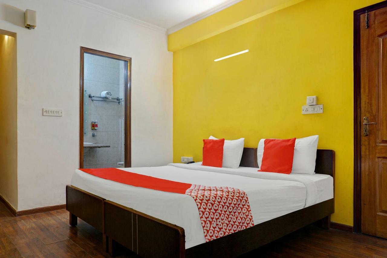 Oyo Flagship 592 Hauz Khas Village Nuova Delhi Esterno foto